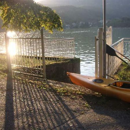 B&B In Riva Al Lago Авильяна Экстерьер фото