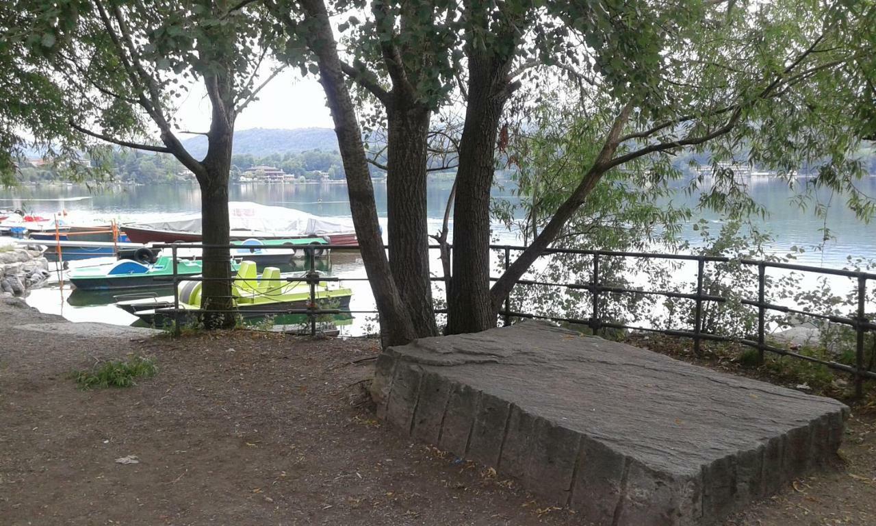 B&B In Riva Al Lago Авильяна Экстерьер фото