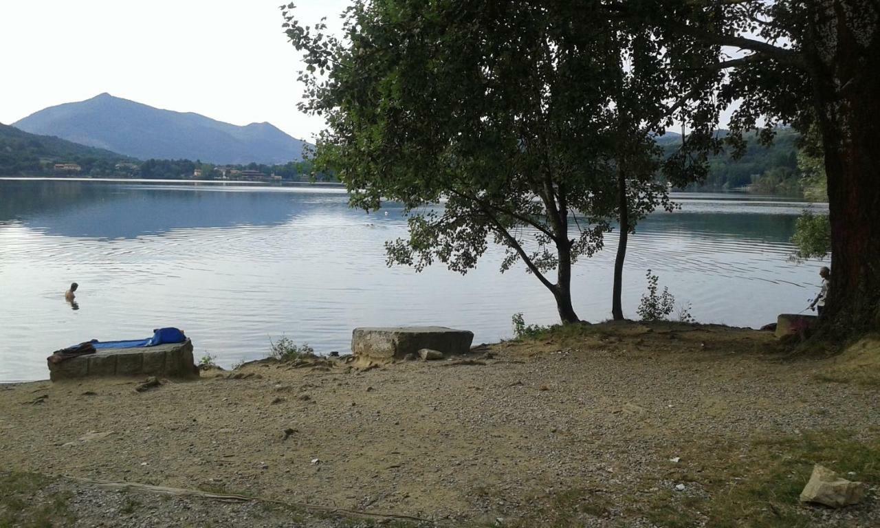 B&B In Riva Al Lago Авильяна Экстерьер фото