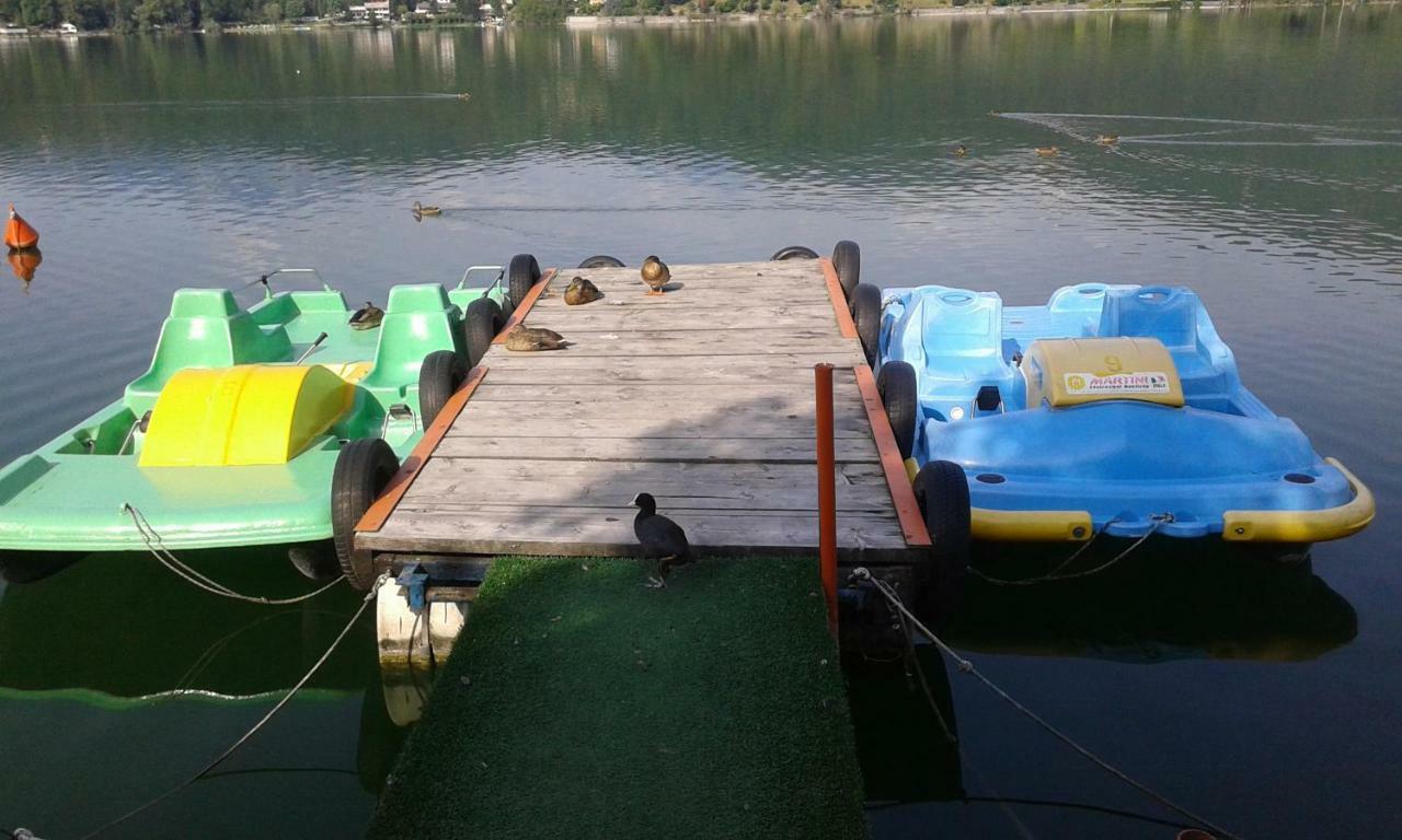 B&B In Riva Al Lago Авильяна Экстерьер фото