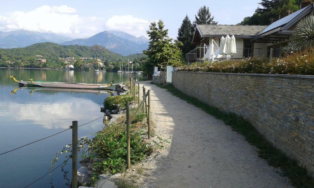 B&B In Riva Al Lago Авильяна Экстерьер фото